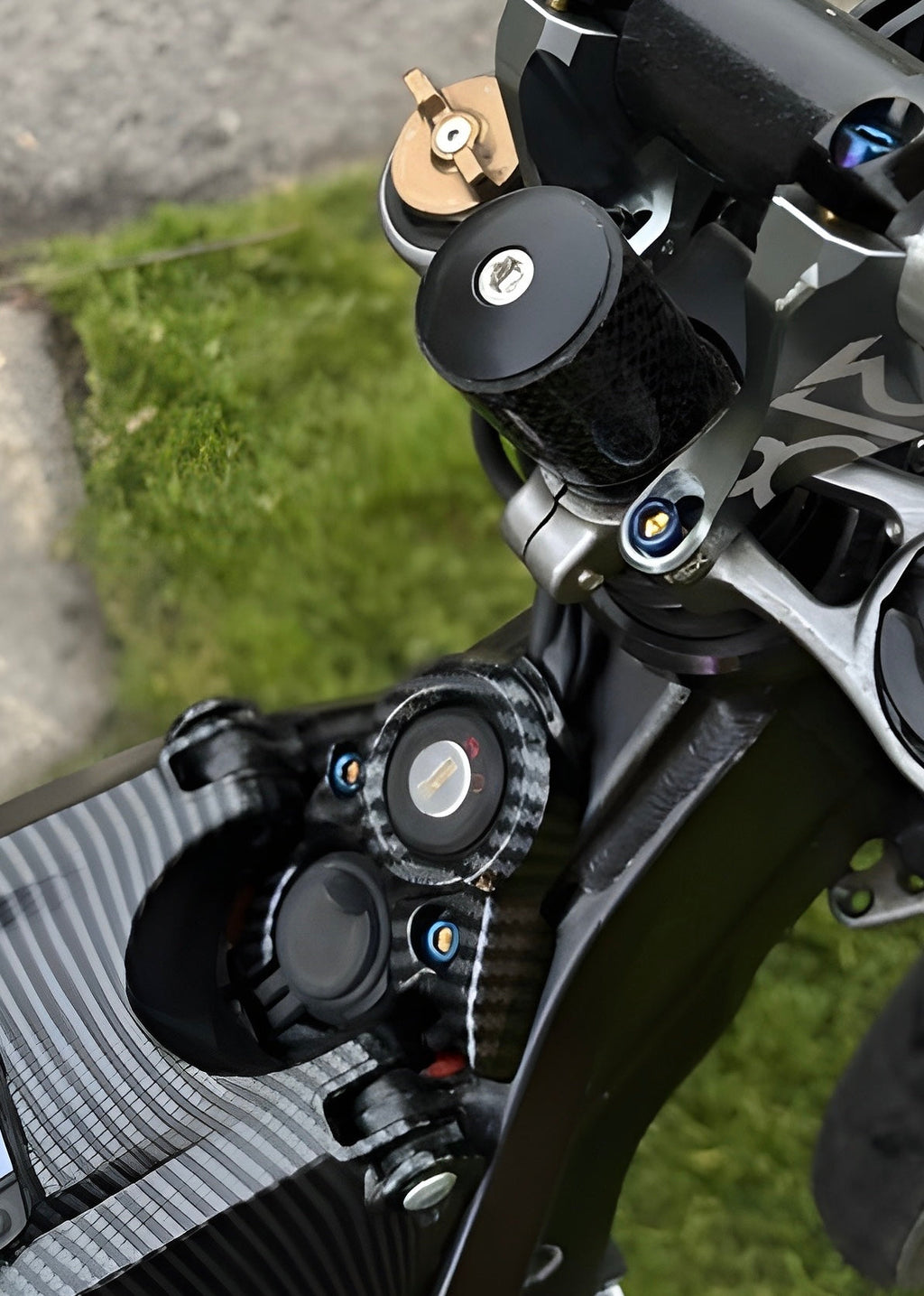 Lbx/eride Ignition cover bolts